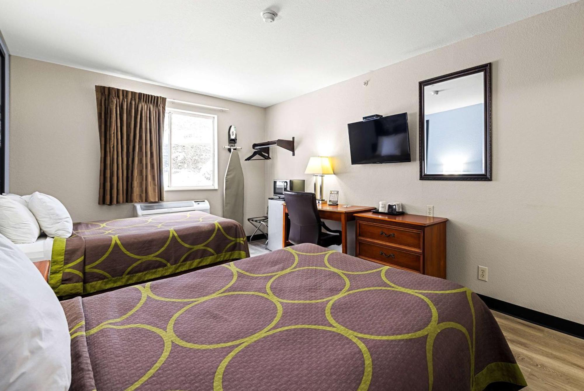 Super 8 By Wyndham Pittsburgh/monroeville Hotel