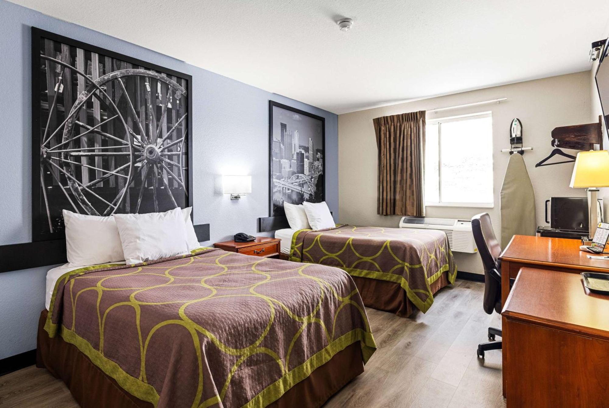 Super 8 By Wyndham Pittsburgh/monroeville Hotel 2*