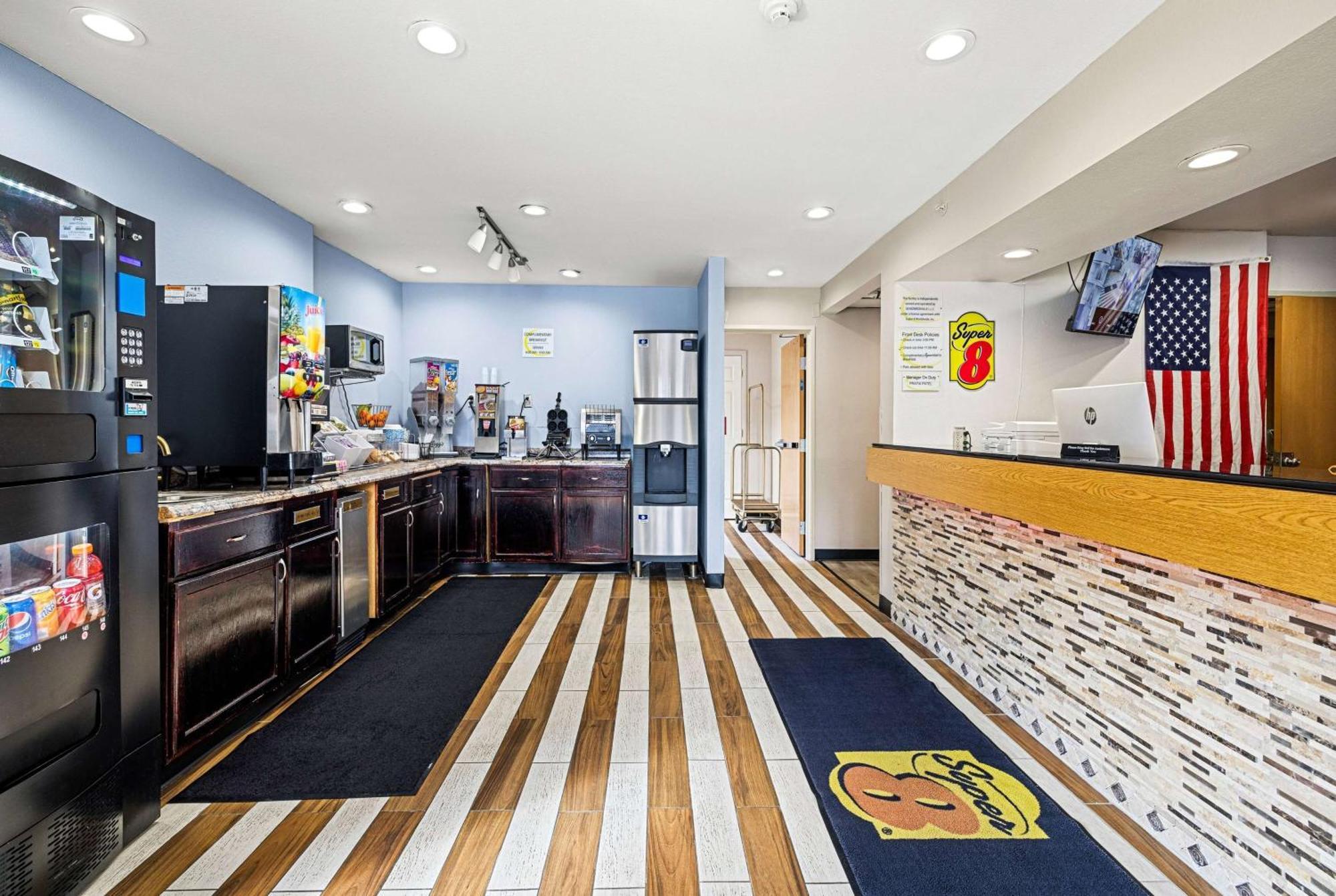 Hotel Super 8 By Wyndham Pittsburgh/monroeville Monroeville
