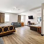 Super 8 by Wyndham Pittsburgh/Monroeville