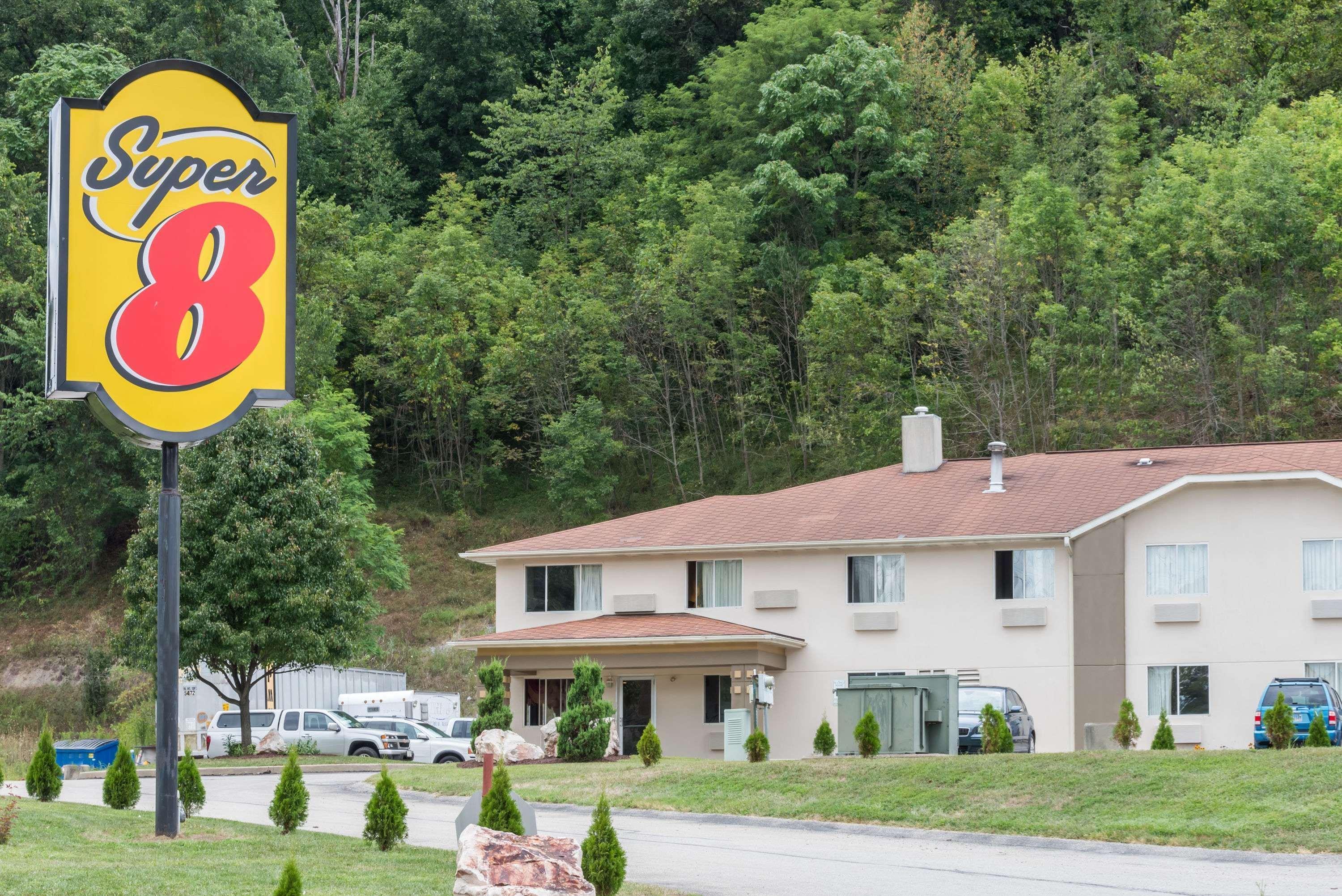Super 8 By Wyndham Pittsburgh/monroeville Hotel Monroeville