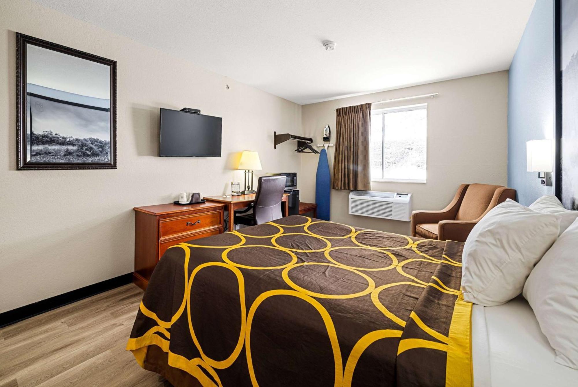 Hotel Super 8 By Wyndham Pittsburgh/monroeville 2*