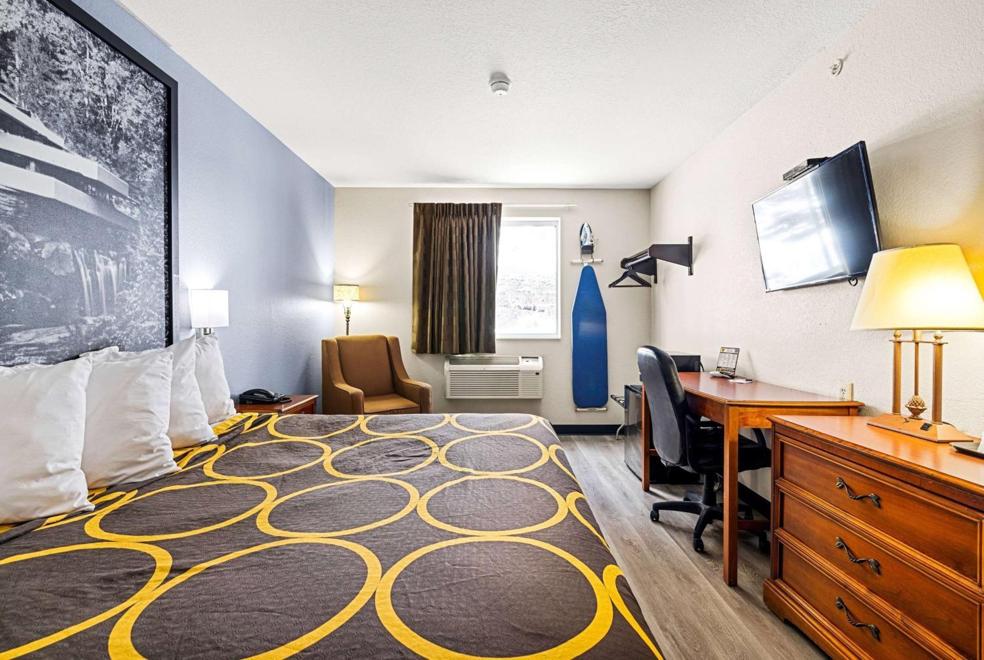Hotel Super 8 By Wyndham Pittsburgh/monroeville Monroeville