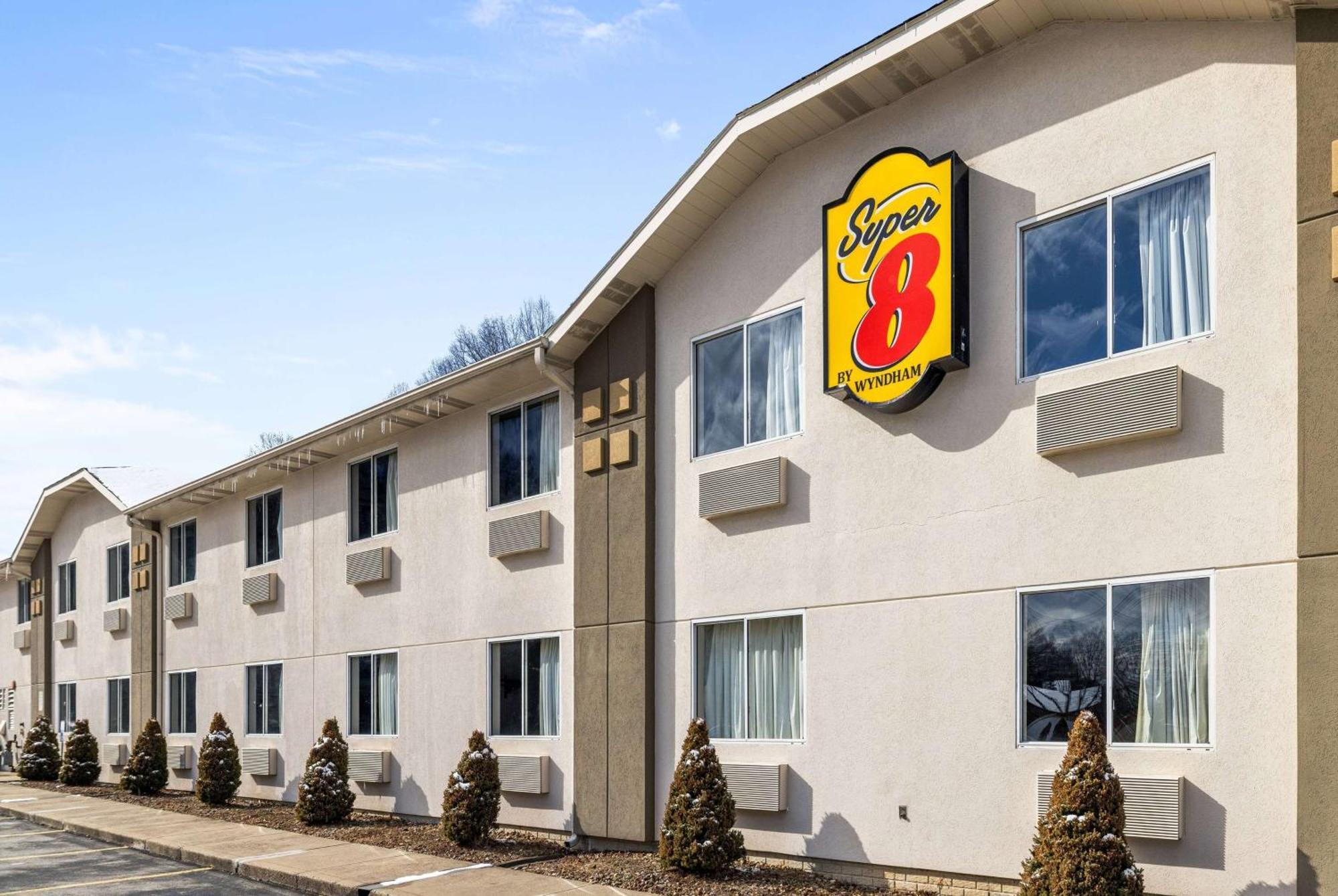 Hotel Super 8 By Wyndham Pittsburgh/monroeville